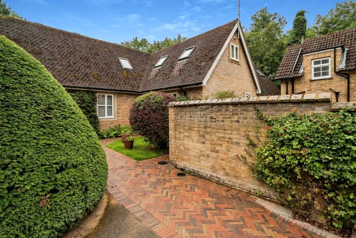 3 Bedroom End Of Terrace House For Sale In Watton House, Watton At Stone, Hertford, SG14