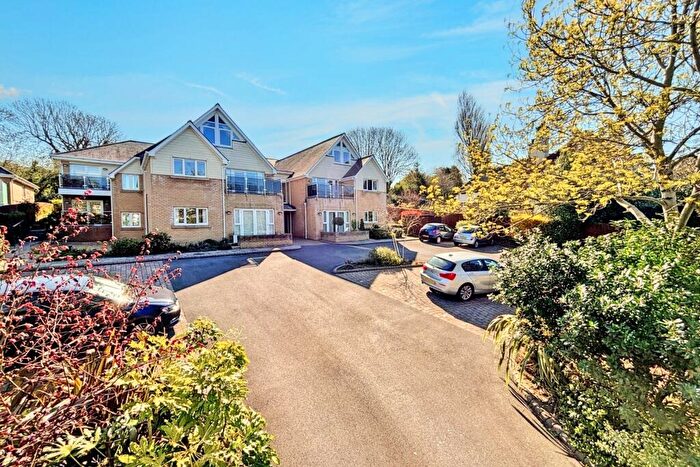 3 Bedroom Flat For Sale In Preston, DT3