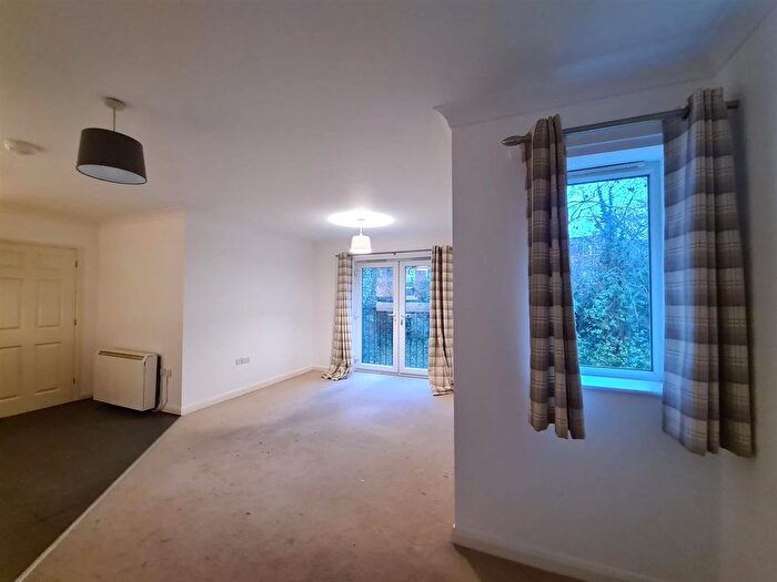 2 Bedroom Flat To Rent In Flat, Abbeyfields, Peterborough, PE2