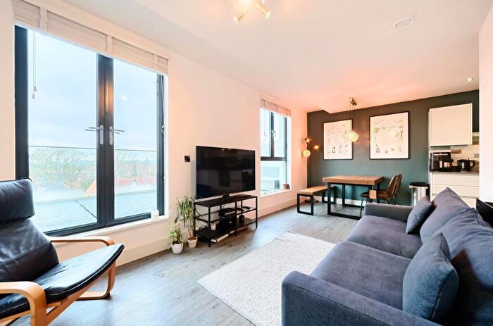 2 Bedroom Apartment To Rent In Alcester Road, Moseley, B13