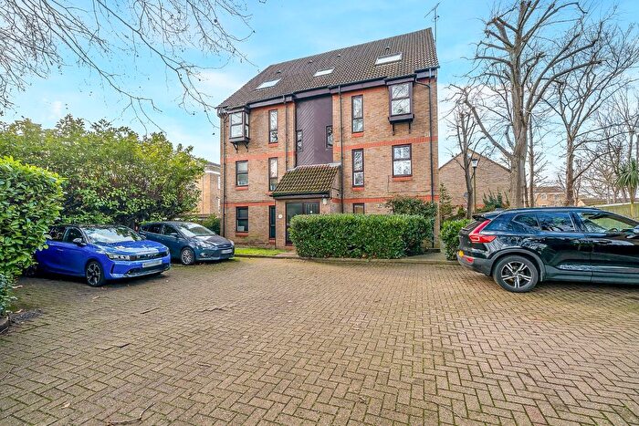 1 Bedroom Studio For Sale In Wycherley Close, London., SE3