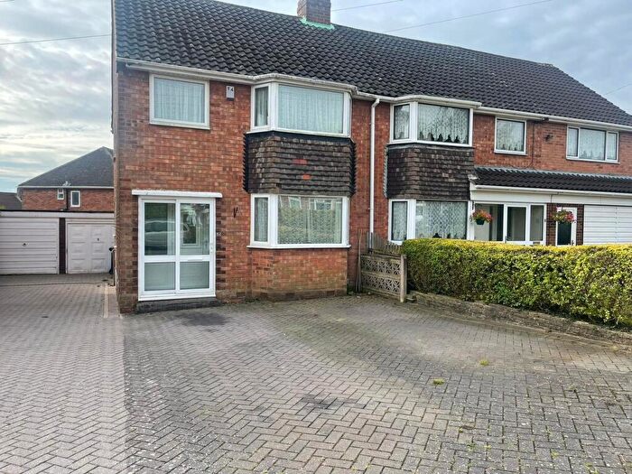 3 Bedroom Semi-Detached House To Rent In Stanhope Way, Great Barr, Birmingham, B43