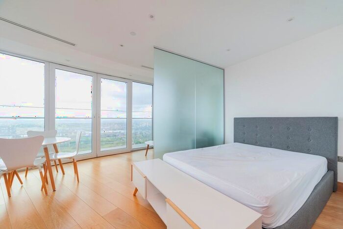 Studio To Rent In Crossharbour Plaza, London, E14