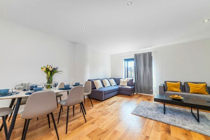 2 Bedroom Flat To Rent In Cromwell Road, South Kensington, London, SW7