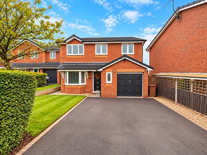 4 Bedroom Detached House For Sale In Spire Close, Darwen, BB3