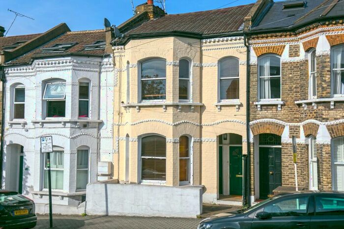 2 Bedroom Flat To Rent In Harbut Road, Battersea, SW11