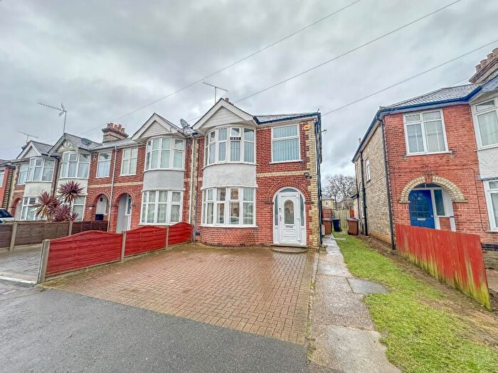 3 Bedroom End Of Terrace House For Sale In Beech Grove, Ipswich, IP3