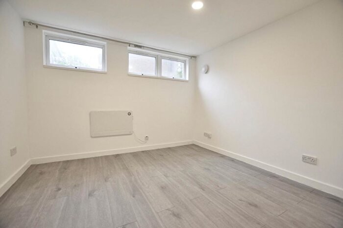 1 Bedroom Flat To Rent In Stopford Road, Plaistow, E13