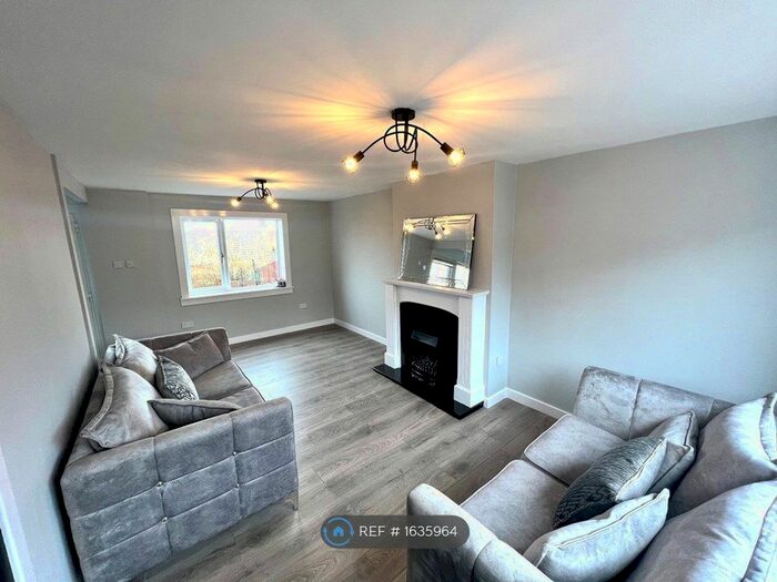 2 Bedroom End Of Terrace House To Rent In Hollows Crescent, Paisley, PA2