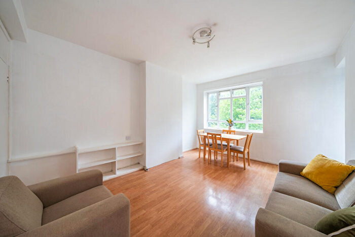 3 Bedroom Flat For Sale In Weir Road, London, SW12