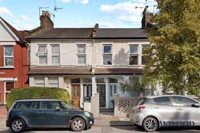 2 Bedroom Flat For Sale In St. John's Road, London, N15