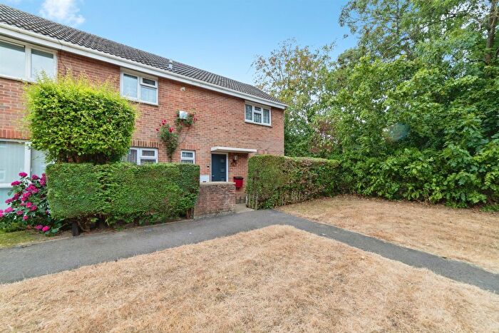 3 Bedroom Semi Detached House For Sale In Batford Close, Welwyn Garden City, AL7
