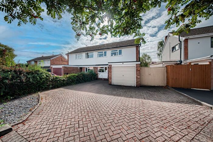 3 Bedroom Semi-detached House For Sale In Jolyffe Park Road, Stratford-Upon-Avon, CV37