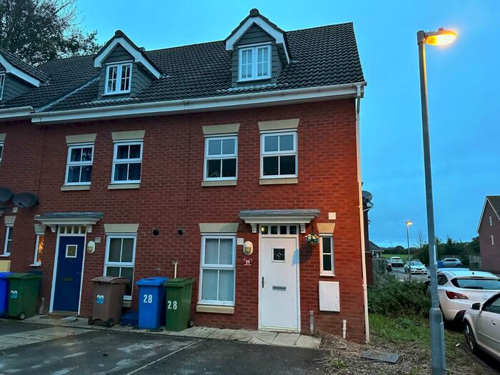 3 Bedroom End Of Terrace House To Rent In Cooks Gardens, Keyingham, Hull, East Yorkshire, HU12