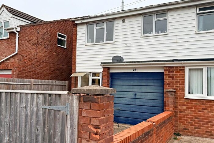 3 Bedroom Semi-Detached House To Rent In Foley Road, Newent, GL18