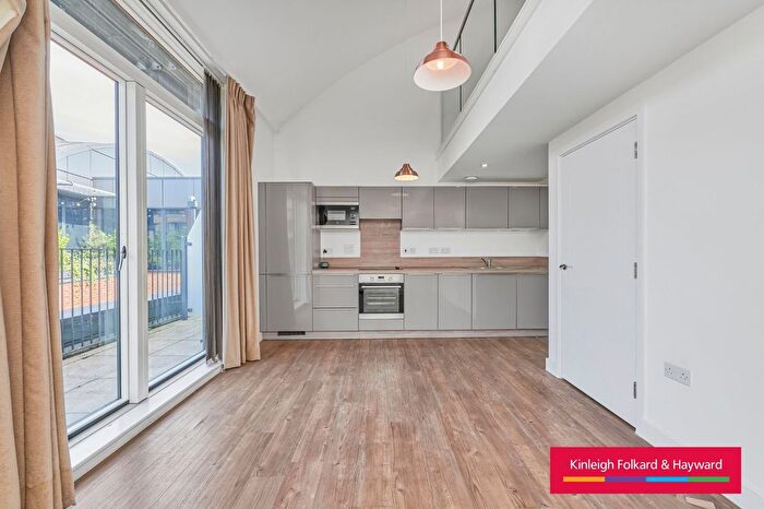 2 Bedroom Flat To Rent In Milles Square London, Brixton, London, SW9