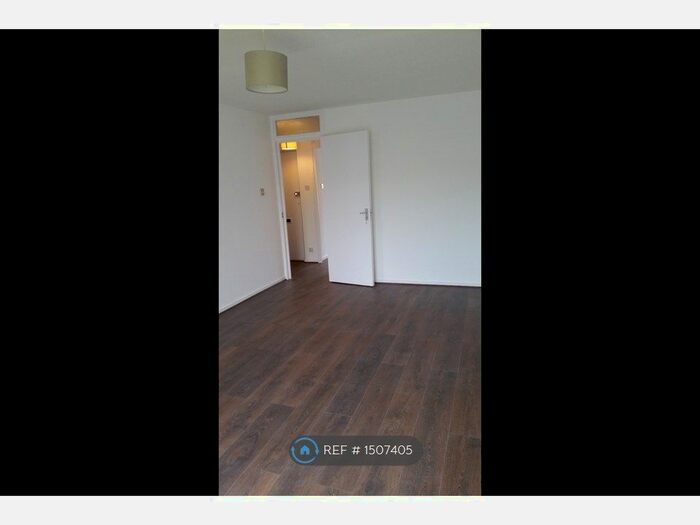 1 Bedroom Flat To Rent In Woodcote Rd, Wallington, SM6