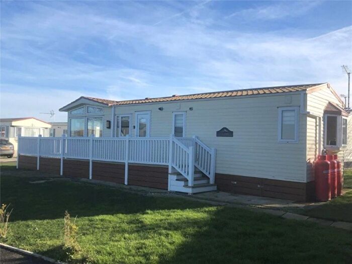2 Bedroom Mobile/park Home For Sale In East End Road, Bradwell-On-Sea, Southminster, CM0