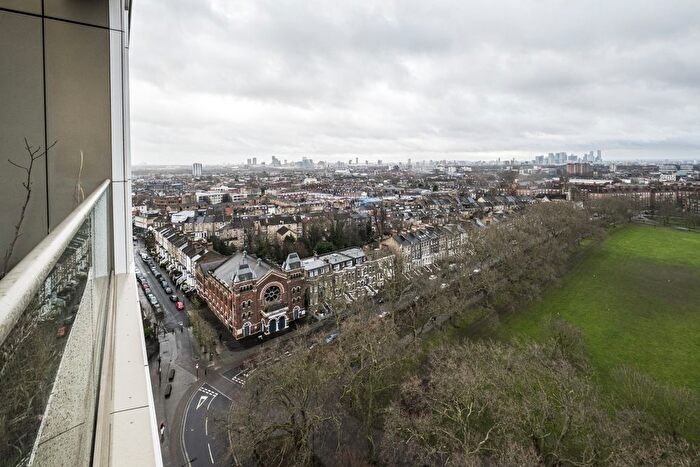 3 Bedroom Flat To Rent In Downs Road, London, E5