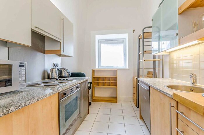 2 Bedroom Flat To Rent In Franklin Building, Canary Wharf, London, E14