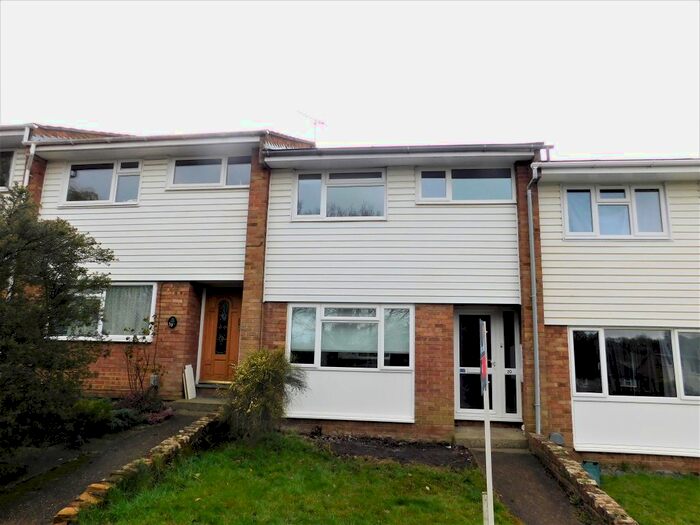 3 Bedroom Terraced House To Rent In Woodside Close, Woking, GU21