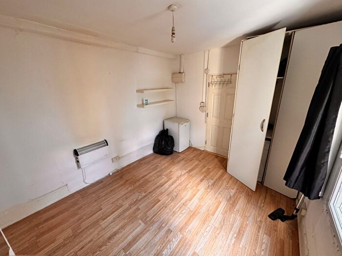 Studio To Rent In Hertford Road, Enfield, EN3