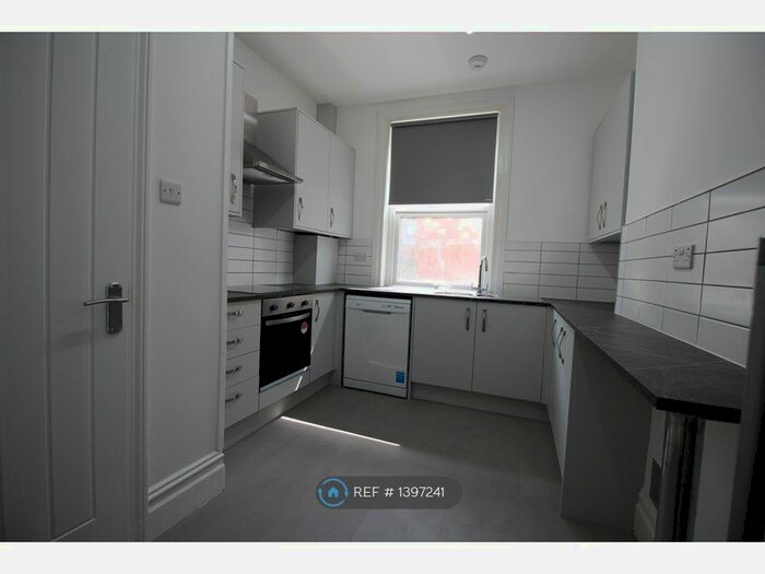 2 Bedroom Maisonette To Rent In Nevill Street, Tunbridge Wells, TN2