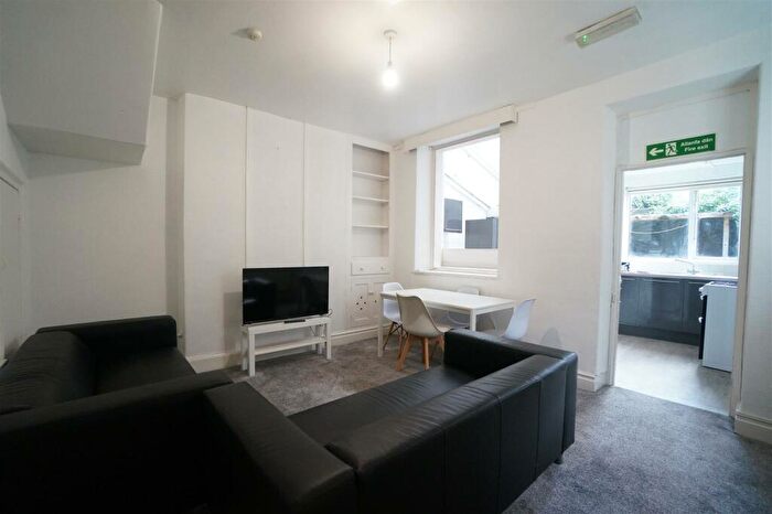 5 Bedroom House To Rent In Princes Road, Bangor, LL57