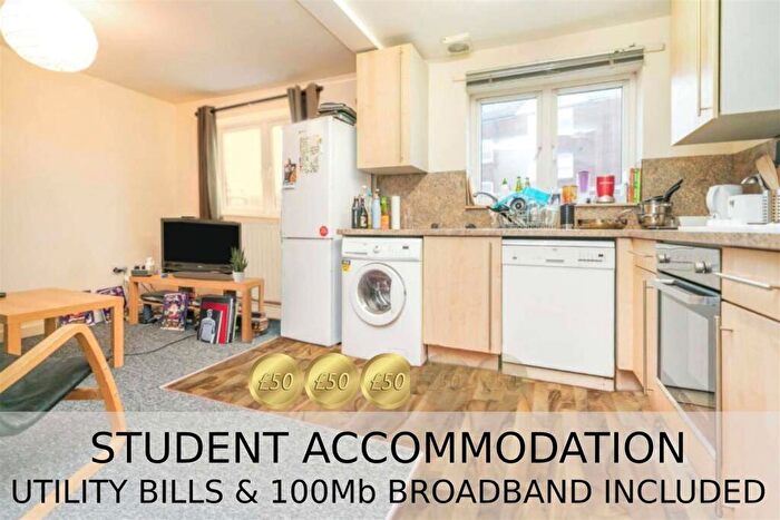 6 Bedroom Flat To Rent In Apartment, The Brook, B29