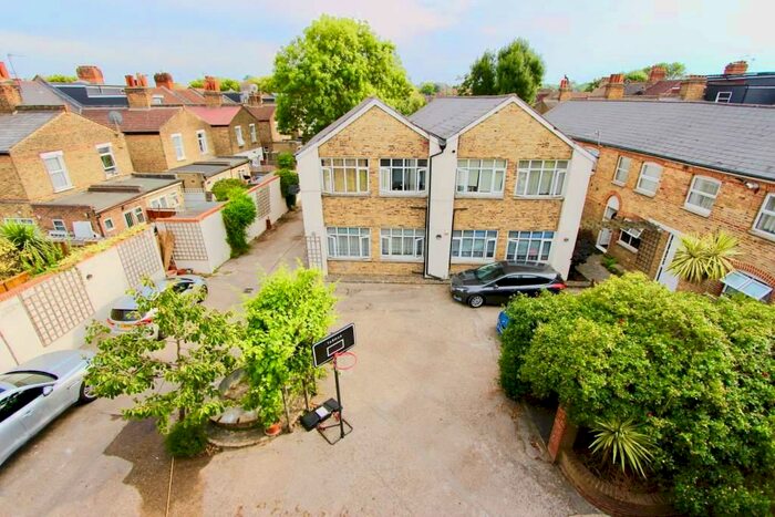 1 Bedroom Apartment To Rent In Olive Grove, London, N15