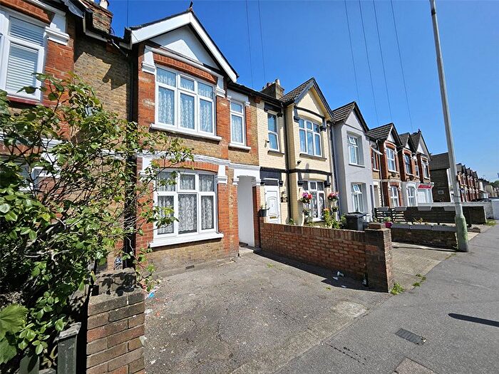 3 Bedroom Terraced House To Rent In Cowley Mill Road, Uxbridge, Greater London, UB8