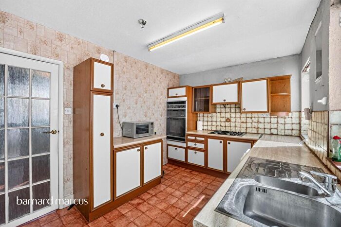 3 Bedroom Terraced House For Sale In Dalton Avenue, Mitcham, CR4