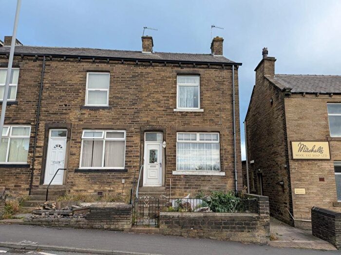 2 Bedroom End Terrace House For Sale In St. Helena Road, Bradford, BD6