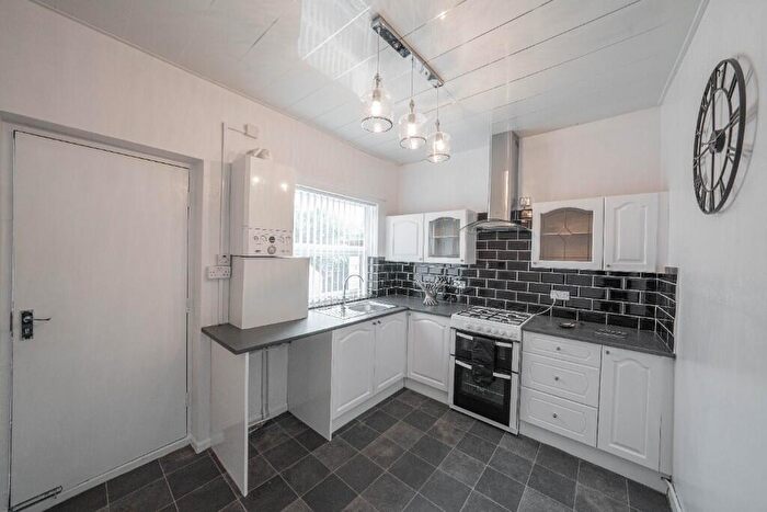 1 Bedroom Flat To Rent In Maxwell Street, Bensham, Gateshead, Tyne And Wear, NE8