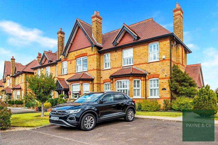 4 Bedroom End Of Terrace House For Sale In The Mall, Hornchurch, RM11