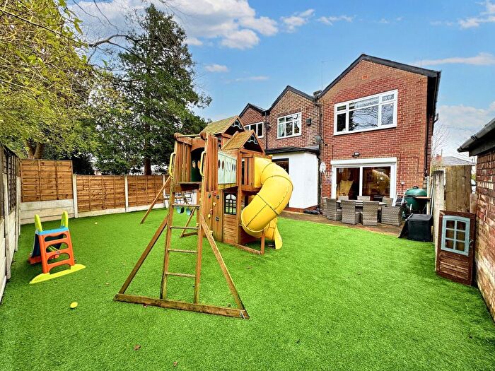 6 Bedroom Detached House To Rent In Bury Old Road, Prestwich, M25