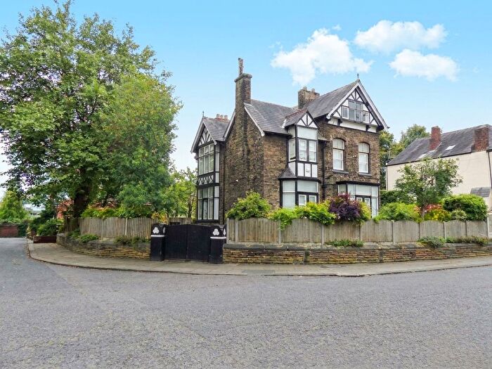5 Bedroom Detached House For Sale In Cambridge Grove, Eccles, M30