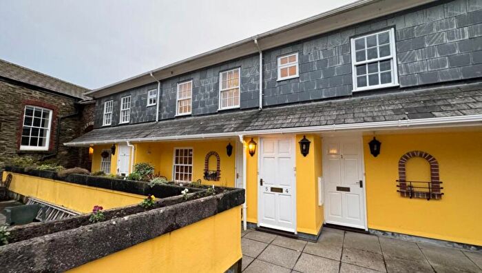 1 Bedroom Maisonette For Sale In Flat, Wessex Court, West Street, Tavistock, Devon, PL19