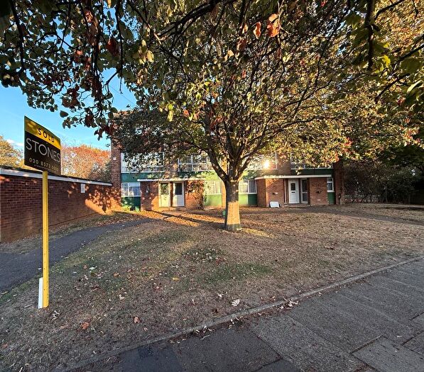2 Bedroom Terraced House To Rent In Botwell Lane, Hayes, Greater London, UB3