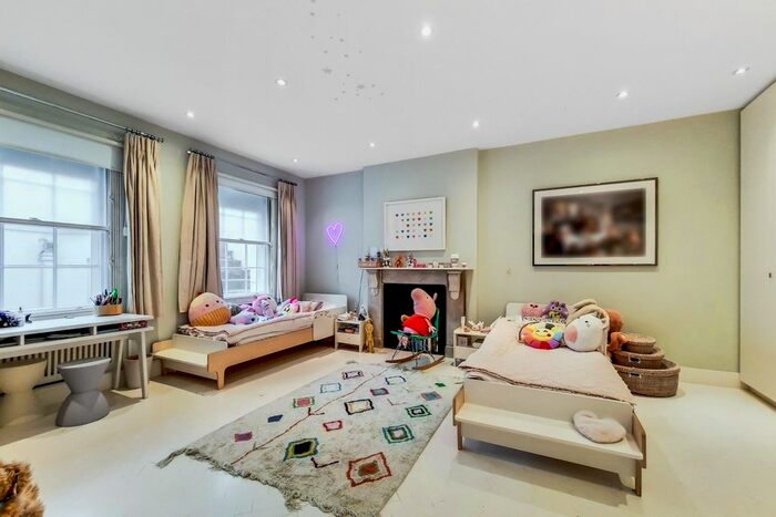 3 Bedroom Flat For Sale In Cromwell Place, SW7