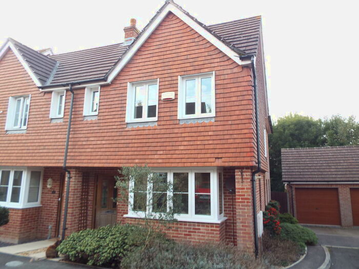 3 Bedroom House To Rent In Lyons Place, Hedge End, SO30
