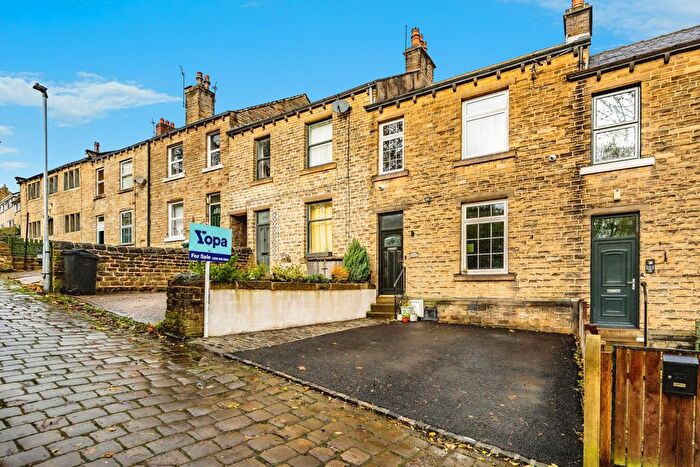 3 Bedroom Terraced House For Sale In Side Lane, Huddersfield, HD3