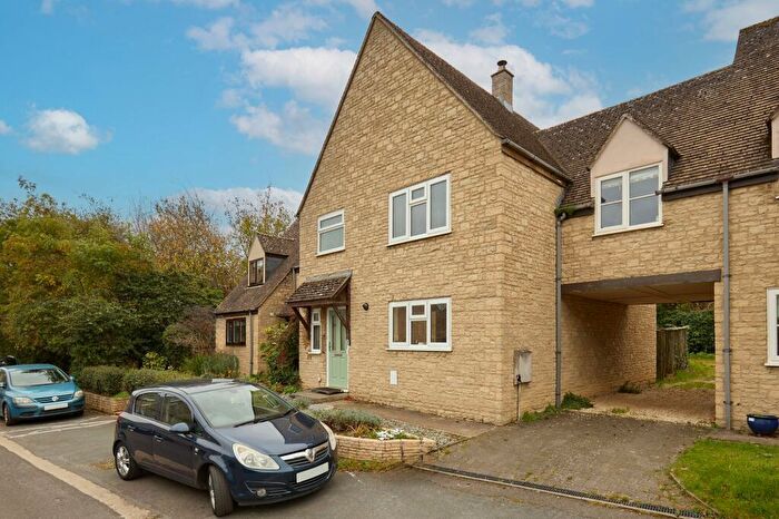 3 Bedroom Terraced House For Sale In Farm Mill Lane, Witney, OX28