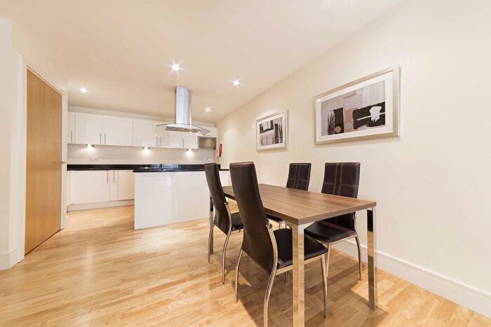 2 Bedroom Flat To Rent In Lanterns Way, Canary Wharf, E14