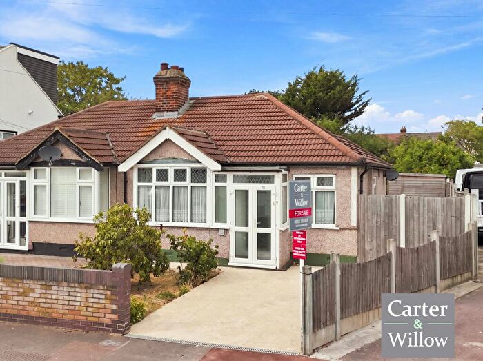2 Bedroom Semi-Detached Bungalow For Sale In Mayswood Gardens, Dagenham, RM10
