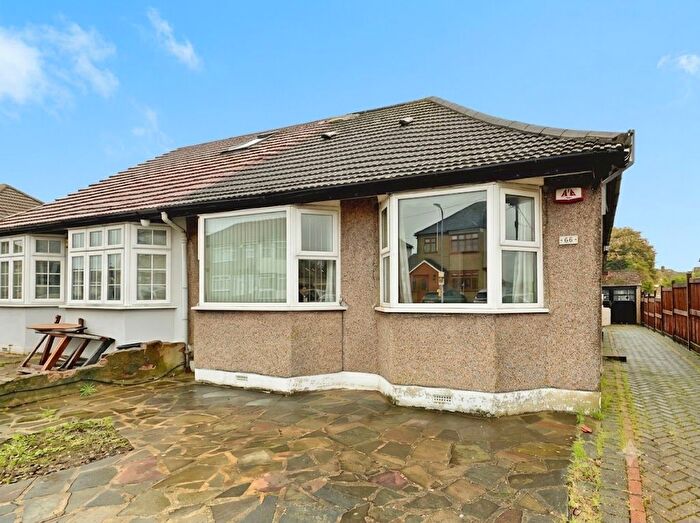 3 Bedroom Bungalow To Rent In Philip Road, Rainham, RM13