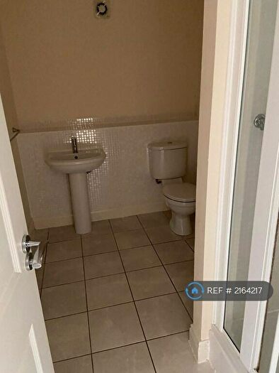 4 Bedroom Semi-Detached House To Rent In Thatcham Avenue Kingsway, Gloucester, GL2