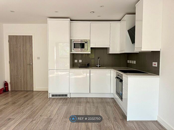 1 Bedroom Flat To Rent In Satchwell Road, London, E2