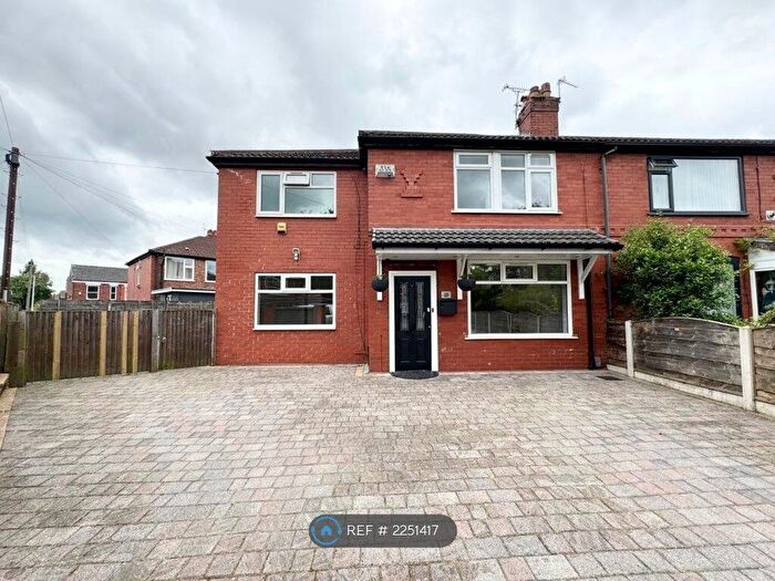 4 Bedroom Semi-Detached House To Rent In Harcourt Street, Stockport, SK5