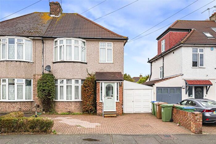 3 Bedroom Semi Detached House For Sale In Faraday Road, Welling, Kent, DA16